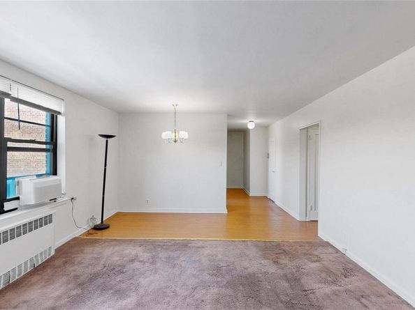52-21 39th Road 2A, Woodside NY 11377
