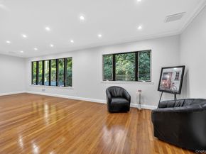 190 Sussex Drive, Manhasset NY 11030