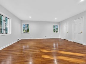 190 Sussex Drive, Manhasset NY 11030