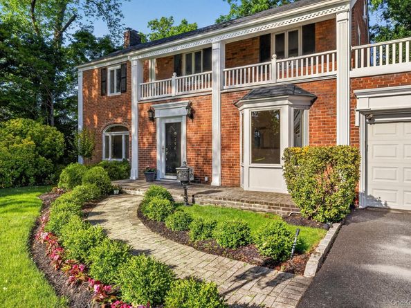 190 Sussex Drive, Manhasset NY 11030
