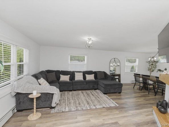 10 Rutgers Road, Farmingville NY 11738