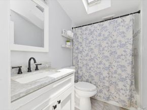 10 Rutgers Road, Farmingville NY 11738