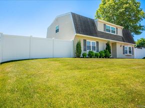 10 Rutgers Road, Farmingville NY 11738