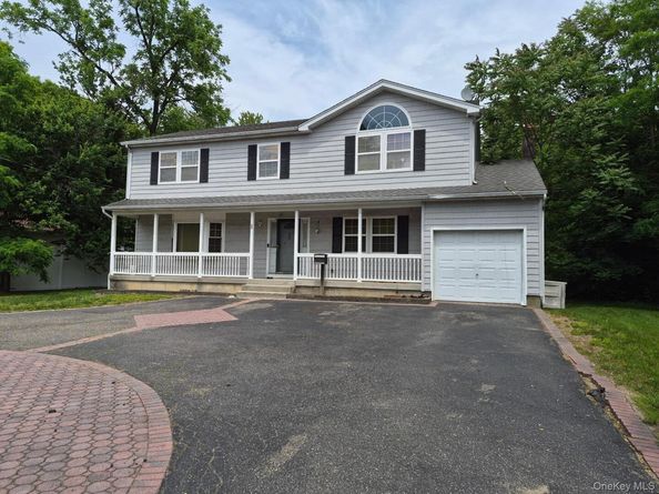 25 Mount Avenue, Wyandanch NY 11798