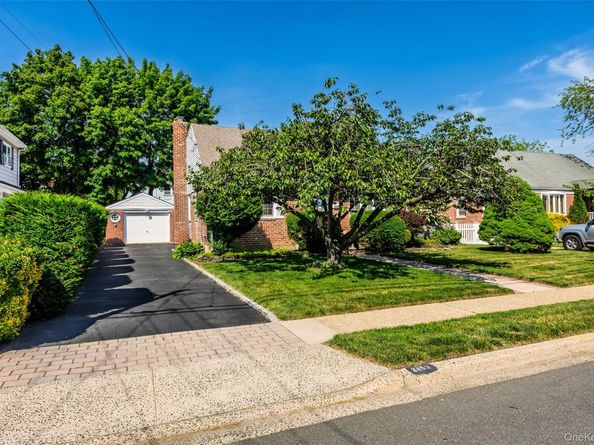 2453 Aberdeen Street, East Meadow NY 11554