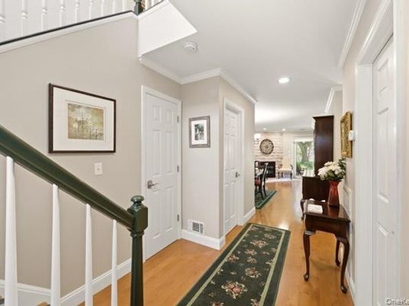 126 Erin Lane, East Setauket NY 11733
