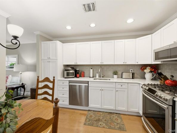 126 Erin Lane, East Setauket NY 11733