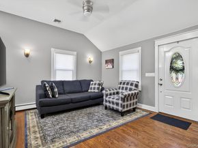 105 N Hamilton Avenue, Lindenhurst NY 11757