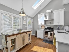 105 N Hamilton Avenue, Lindenhurst NY 11757