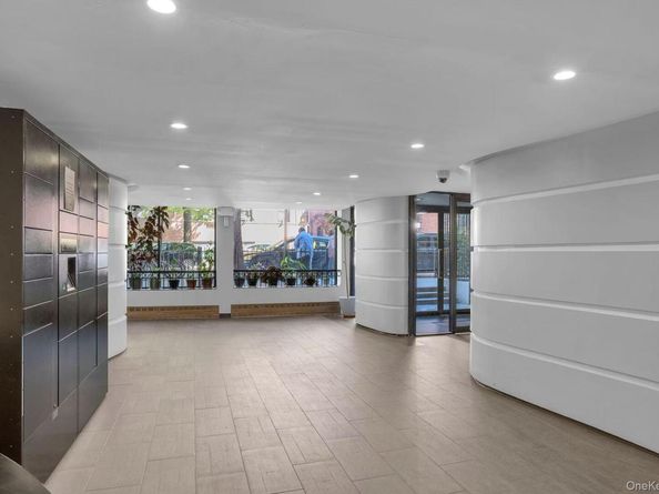 13240 Sanford Avenue 3R, Flushing NY 11355