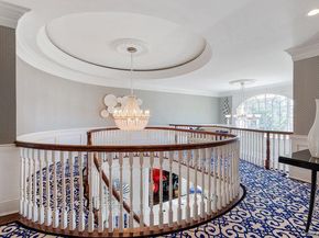 5 Kodiak Drive, Woodbury NY 11797