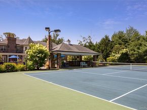 5 Kodiak Drive, Woodbury NY 11797