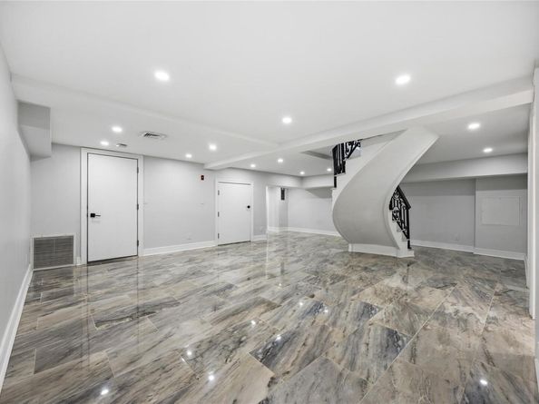 245 Arleigh Road, Douglaston NY 11363