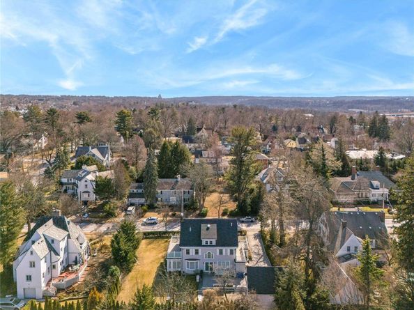 245 Arleigh Road, Douglaston NY 11363