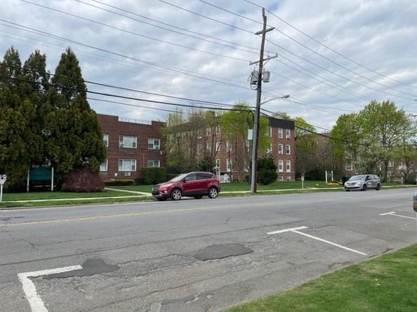 230 Central Ave 1C, Lawrence NY 11559