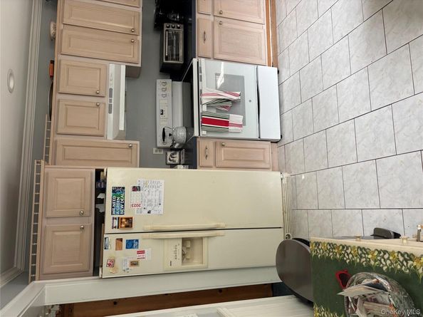 190 Canterbury Drive, Ridge NY 11961