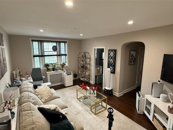 208 Centre Avenue 2J, New Rochelle NY 10805