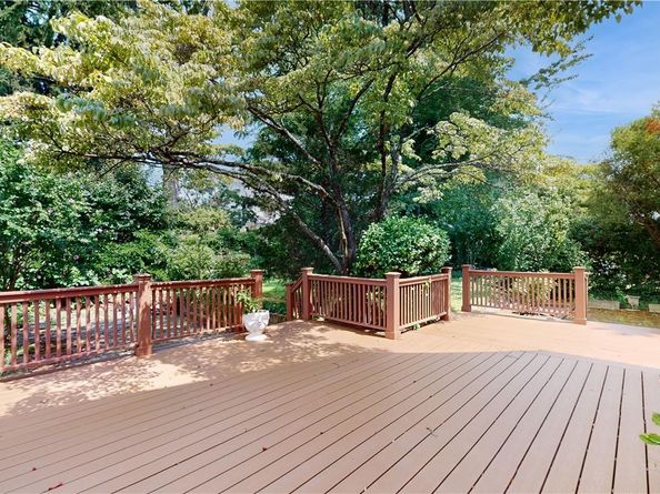 195 Larchmont Avenue, Larchmont NY 10538