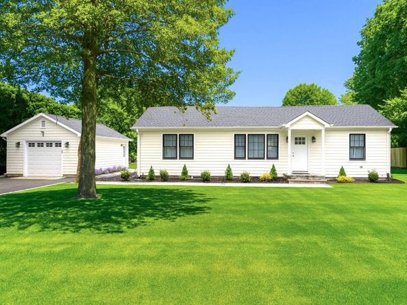 5 Argyle Road, East Quogue NY 11942