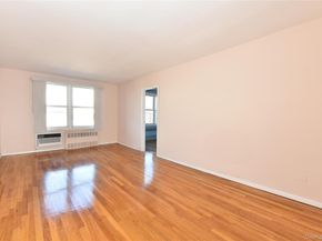 241-20 Northern Boulevard 6E, Douglaston NY 11362