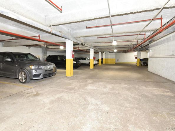 241-20 Northern Boulevard 6E, Douglaston NY 11362