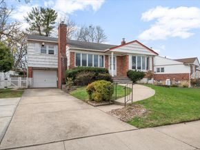 18 Hilary Lane, Westbury NY 11590