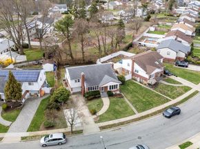 18 Hilary Lane, Westbury NY 11590