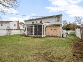 18 Hilary Lane, Westbury NY 11590
