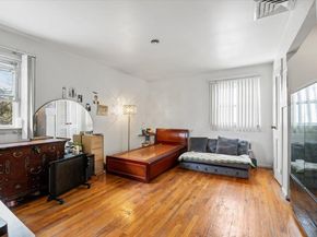 18 Hilary Lane, Westbury NY 11590