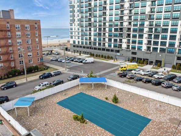 210 E Broadway 6B, Long Beach NY 11561