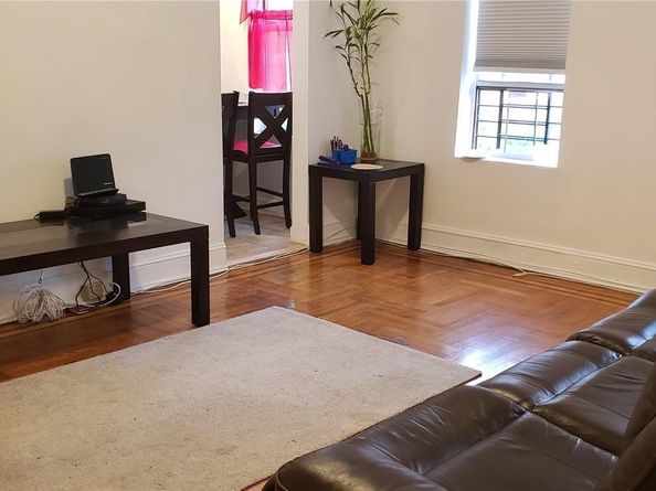 44-15 43 Avenue 5N, Sunnyside NY 11104