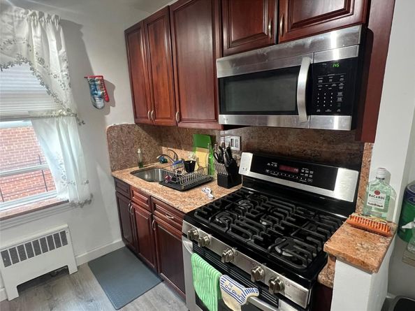 2080 Barnes Avenue 4C, Bronx NY 10462