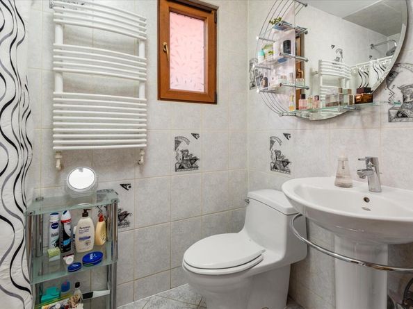 63-16 84th Place, Middle Village NY 11379