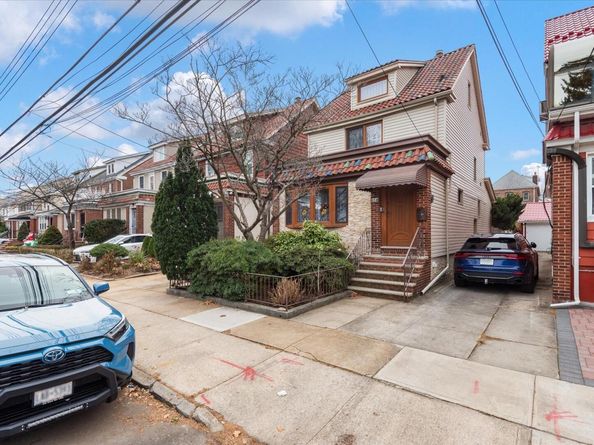 63-16 84th Place, Middle Village NY 11379