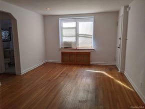 35-29 205 Street 304, Bayside NY 11361