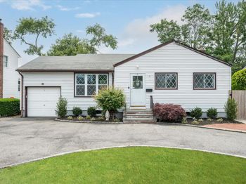 138 Davison Avenue