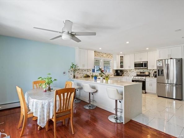 21 Oakley Avenue, Massapequa NY 11758