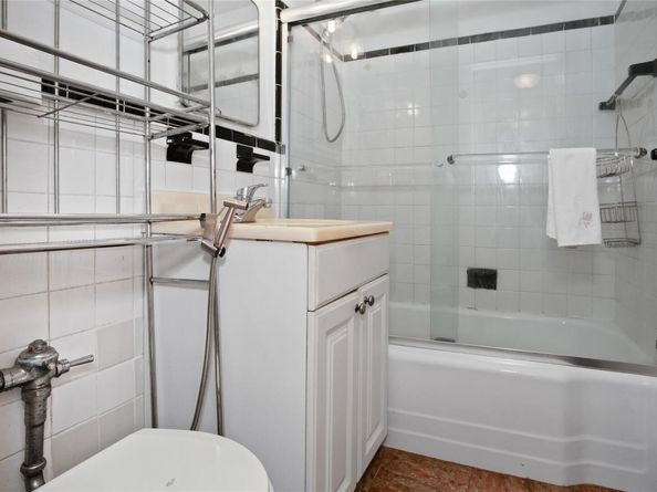 83-37 Saint James Avenue 2R, Elmhurst NY 11373