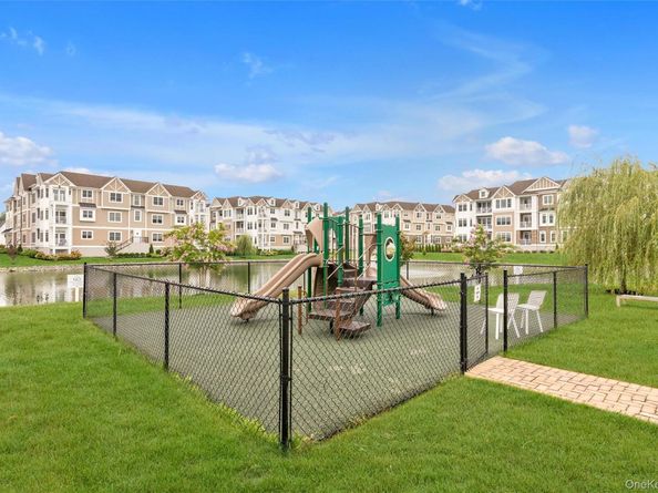 17101 Aspenwood Drive, Plainview NY 11803