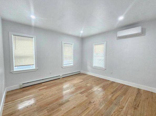 309 Beach 91st Street, Far Rockaway NY 11693