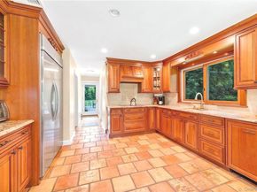 1 Breeze Hill Road, Northport NY 11768