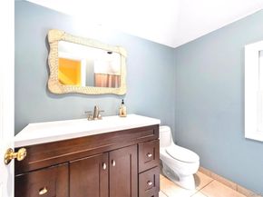 1 Breeze Hill Road, Northport NY 11768