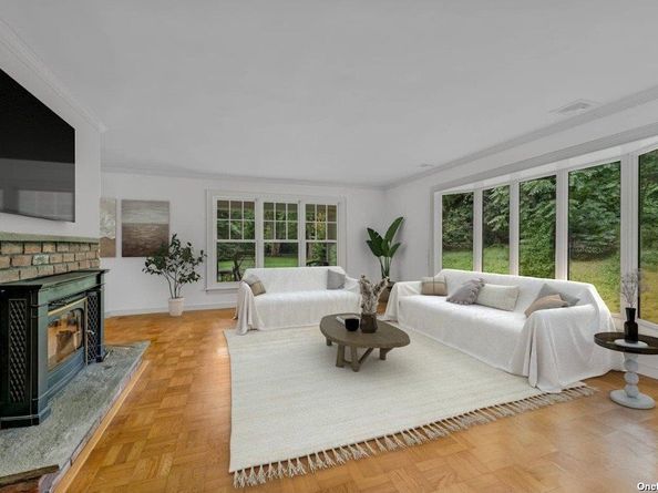 1 Breeze Hill Road, Northport NY 11768