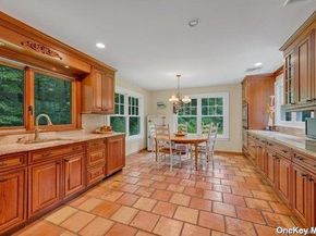 1 Breeze Hill Road, Northport NY 11768