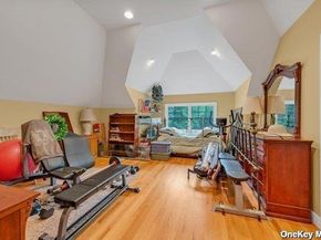 1 Breeze Hill Road, Northport NY 11768
