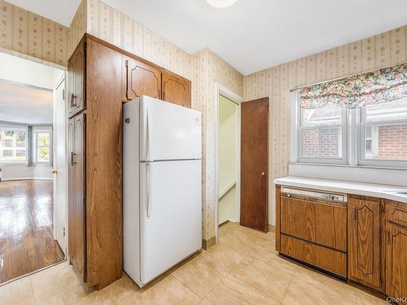 8225 232nd Street, Jamaica NY 11427