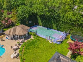 10 Colonial Drive, Smithtown NY 11787