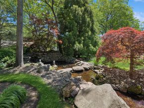 10 Colonial Drive, Smithtown NY 11787