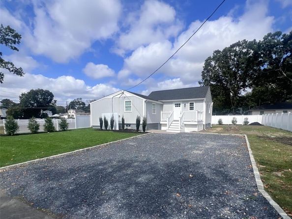 511 Spruce Street, North Babylon NY 11703