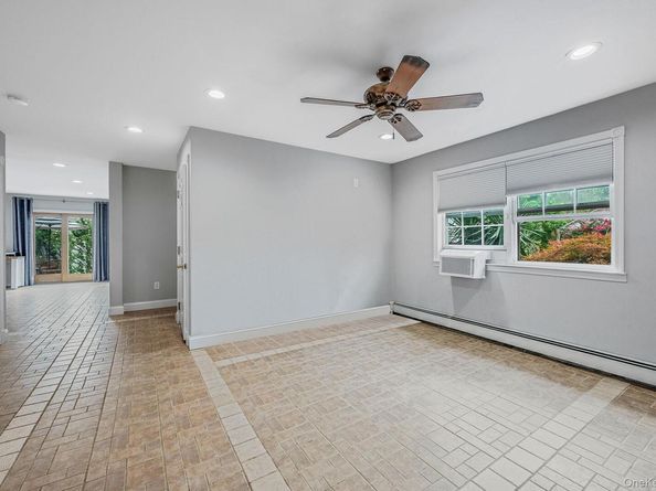 750 Hancock Place, Lindenhurst NY 11757